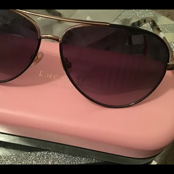 Beautiful Kate spade sunglasses - Picture 1 of 5
